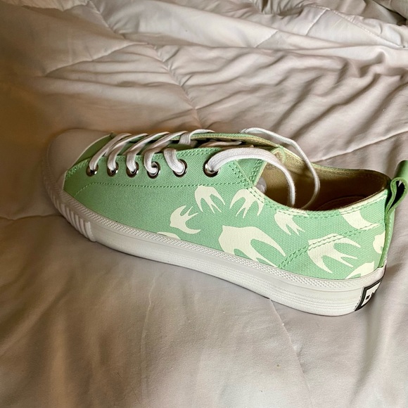 Mcq by Alexander McQueen Swallows sneaker turquoise size 40 - Picture 2 of 5